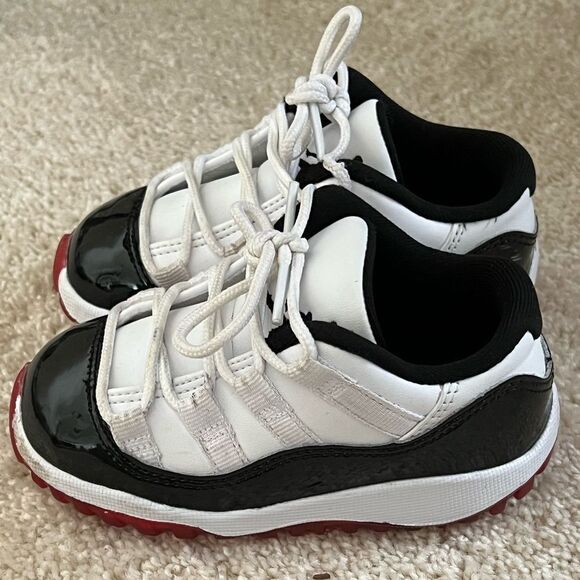 JORDAN 11 RETRO LOW TD “CONCORD-BRED”  7C - Picture 2 of 5